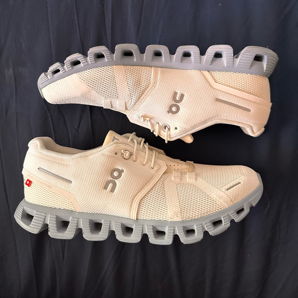 On Running Cloud 5 Sneakers